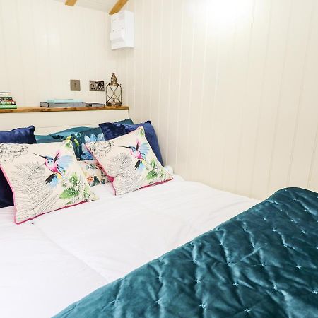 Honeybee Lodge Woodhall Spa Dış mekan fotoğraf