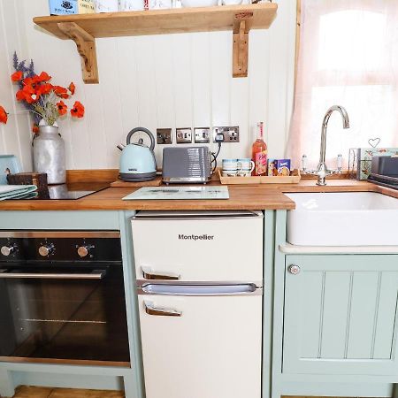 Honeybee Lodge Woodhall Spa Dış mekan fotoğraf