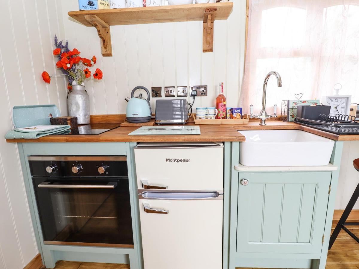 Honeybee Lodge Woodhall Spa Dış mekan fotoğraf