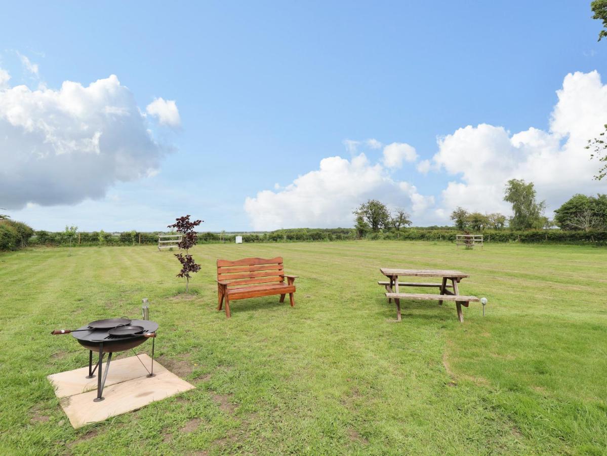 Honeybee Lodge Woodhall Spa Dış mekan fotoğraf